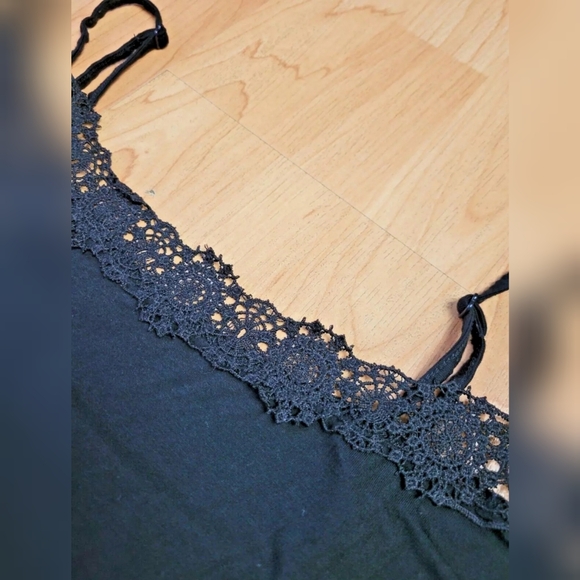 Ricki's crochet trim tank top - Picture 2 of 8